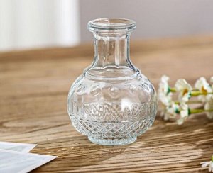 Маленькая вазочка для цветов в виде бутылочки