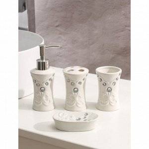 Набор аксессуаров для ванной комнаты Доляна «Стразы. Капельки», 4 предмета (дозатор 200 мл, мыльница, 2 стакана), цвет белый