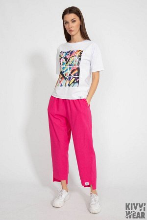 Футболка Футболка Kivviwear 4026/103 белый 
Состав: Хлопок-92%; Эластан-8%;
Сезон: Весна
Рост: 170

Джемпер свободного кроя. Удлиненный рукав, с подворотом. Принт методом термопереноса, цифровая печа