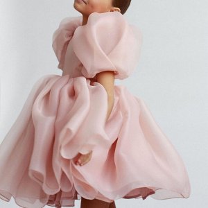 Нарядное нежное платье с рукавами- фонариками розовое