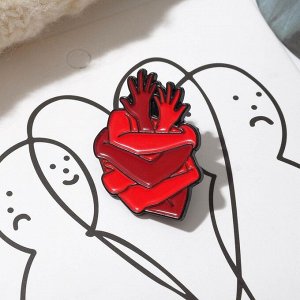 Значок "Сердце" объятие, цвет красный в чёрном металле