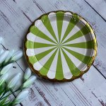 Праздничные тарелки зеленые с белым 10 шт 18см