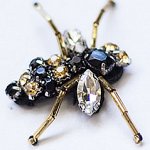 Аппликация приш.&quot;Муха золотая&quot; 50*30мм. черное тело+лапки GOLD+2 крупных белых камня, шт