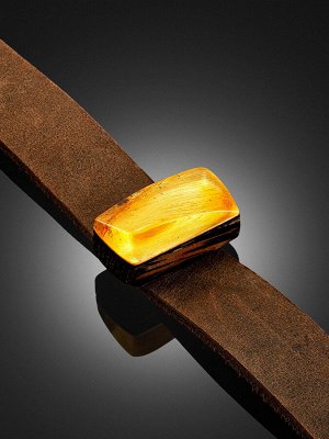 Оригинальный кожаный браслет, украшенный вставкой из янтаря и дерева «Индонезия»