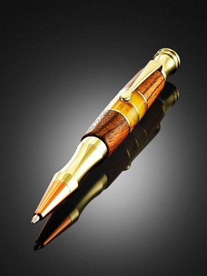Красивая авторская ручка из дерева и янтаря