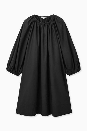Свободное платье с рукавами-пуфами черное