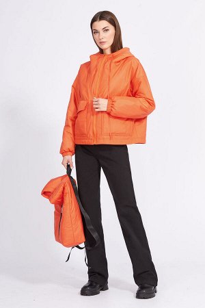 Куртка Рост: 170 Состав ткани: Куртка: ПЭ-100%; Подкладка: ПЭ-100%; Куртка выполнена из плащевой ткани, простеганной с изософтом L60. Куртка прямого силуэта, длиной выше линии бедер. Спереди кокетка, 