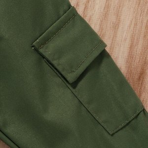 Костюм черная толстовка и зелёные штаны