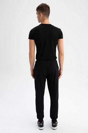 Спортивные штаны Slim Fit с эластичными штанинами