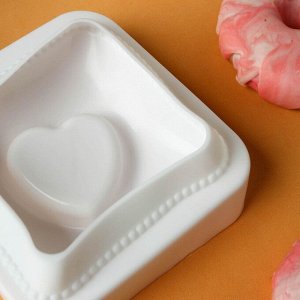 Форма силиконовая для выпечки и муссовых десертов KONFINETTA «Любовь в квадрате», 11,4?12?4,4 см, цвет белый