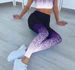 Фитнес-легинсы моделирующие, дышащие с принтом, фиолетовый