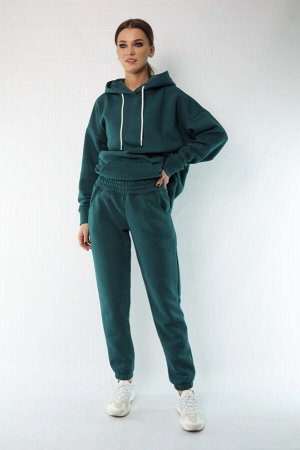 Костюм Костюм Kivviwear 4054-4053 изумрудный 
Состав: ПЭ-26%; Хлопок-70%; Эластан-4%;
Сезон: Осень-Зима

Костюм ОВЕРСАЙСЗ утепленный на флисе. Удлиненная худи Оверсайз модели 4054 с капюшоном на подк