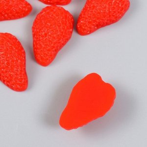 Декор для творчества PVC «Половинка клубники», 3.6x2.4x1.5 см