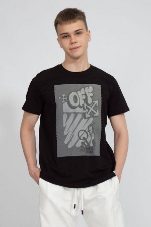 Футболка Футболка Kivviwear 1010/19 черный 
Состав: Хлопок-92%; Эластан-8%;
Сезон: Весна
Рост: 170

Джемпер мужской классического кроя. Принт методом термопереноса, цифровая печать. Ткань кулирная гл