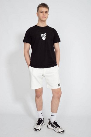 Футболка Футболка Kivviwear 1010/23 черный 
Состав: Хлопок-92%; Эластан-8%;
Сезон: Весна
Рост: 170

Джемпер мужской классического кроя. Принт методом термопереноса, цифровая печать. Ткань кулирная гл