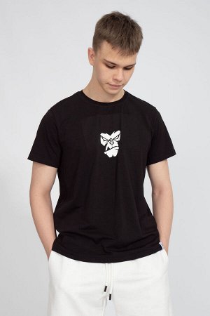 Футболка Футболка Kivviwear 1010/23 черный 
Состав: Хлопок-92%; Эластан-8%;
Сезон: Весна
Рост: 170

Джемпер мужской классического кроя. Принт методом термопереноса, цифровая печать. Ткань кулирная гл