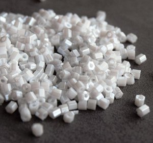 Бисер Тохо Hexagon 11/0 0121 белоснежный