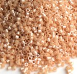 Бисер цилиндрический Миюки делика DB-0205 Ceylon Beige
