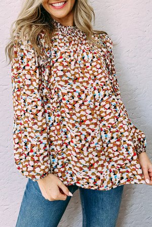 Цветная блузка с абстрактным принтом и длинным рукавом