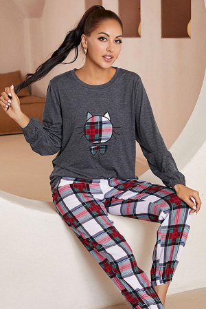 Серая пижама в клеточку из двух предметов: брюки + футболка с длинным рукавом