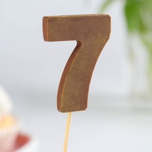 Шоколадная цифра «7» на палочке