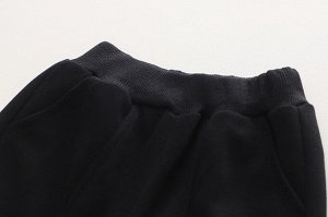 Костюм: кофта с зайцем+ черные штаны