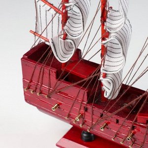 Сувенирная модель корабля «Вингилот», борта красное дерево, паруса белые, 4x20x20 см