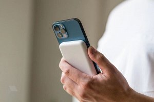 Внешний аккумулятор Power Bank с беспроводной зарядкой Apple MagSafe Battery Pack / 4200 mAh