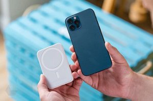 Внешний аккумулятор Power Bank с беспроводной зарядкой Apple MagSafe Battery Pack / 4200 mAh