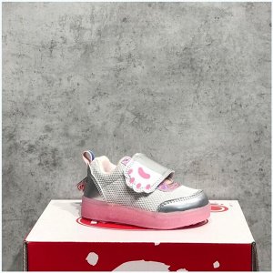 Кроссовки Торговая марка: Reike. Кроссовки для девочки Reike Basic silver выполнены из текстильной сетки c яркими элементами из искусственной кожи, которая обеспечивает оптимальный микроклимат внутри 