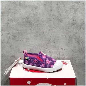 Кеды Кеды для девочки Reike Kitty princess violet – это повседневная обувь для активных прогулок, отличающаяся интересным и стильным дизайном.
Дышащий верх обуви изготовлен из прочного текстиля, подкл