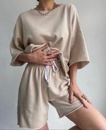 Костюм(футболка и шорты)