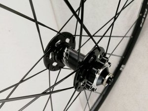 Передние велосипедное колесо PASAK HB12/PA24. 26 дюймов. Черный-белый