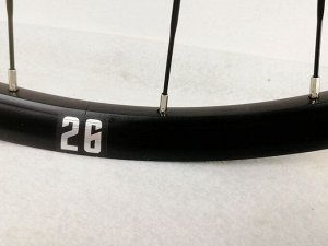 Передние велосипедное колесо PASAK HB12/PA24. 26 дюймов. Черный-белый