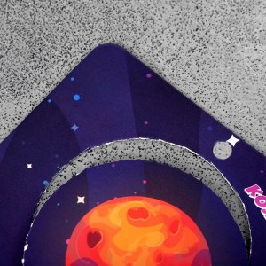 Брошь деревянная «Космос» Марс, красная