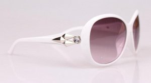 Солнцезащитные очки белые с ромбом на дужках