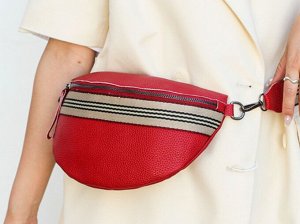 Сумка на пояс, плечо, женская  из мягкой качественной эко кожи.