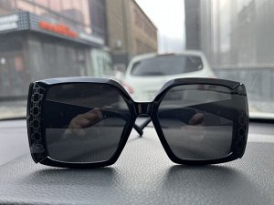 Продам солнцезащитные очки