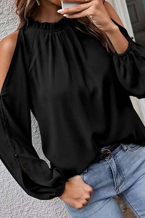 Черная блузка с динным рукавом и открытыми плечами