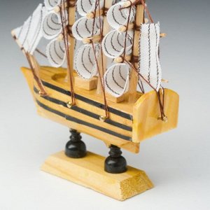 Корабль сувенирный малый «Ла Фудр», 3?10?10 см