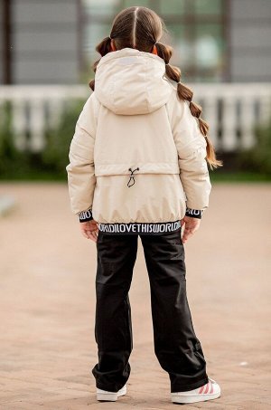 Демисезонная куртка-бомбер для девочки из мембраны