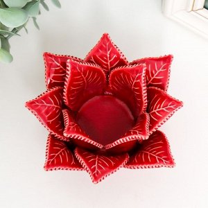 Подсвечник керамика на 1 свечу "Листья розы" d-4,2 см красный 13х13х9 см