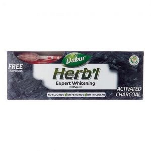 Зубная паста с активированным углем в комплекте с зубной щеткой 120г Dabur