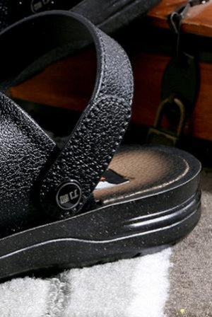 Сандалии Мужские сандалии – обувь, без которой невозможно представить себе лето. Очень удобные, мягкие , позволяют ногам дышать и гарантируют полный комфорт своему владельцу в течение всего дня.