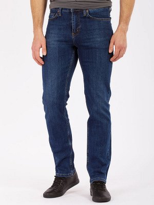 Джинсы Комфортные джинсы из плотного хлопка с небольшой добавкой эластана. Посадка высокая, прямой крой. Небольшие потёртости.
Рост:
                									 32
Цвет:&nbsp;
					
						
								синий