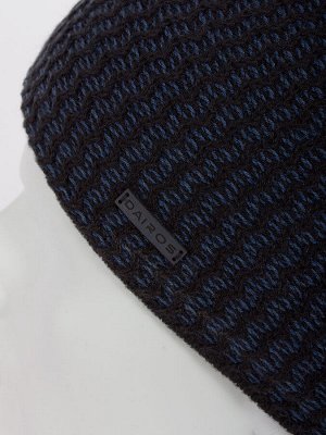 Шапка Мужская шапка фактурной вязки  великолепно подойдет ко всем видам верхней одежды и станет незаменимым аксессуаром в холодное время года.
Цвет:&nbsp;
					
						
								синий						
					
Состав