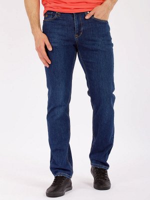Джинсы Комфортные летние джинсы из тонкой, легкой хлопковой ткани с эластаном. Модель прямого кроя с высокой посадкой. Ткань с небольшими потертостями. Рост L32 (170-180 см). Длина внутреннего шва 82 