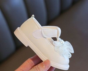 Туфли для девочки с застежкой на липучке, белые с бантиком и декором