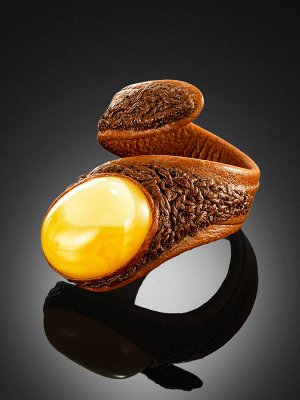 Стильное кольцо «Змейка» из натуральной кожи, украшенное янтарём