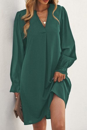 Зеленое платье-рубашка с V-образным вырезом и оборками на рукавах